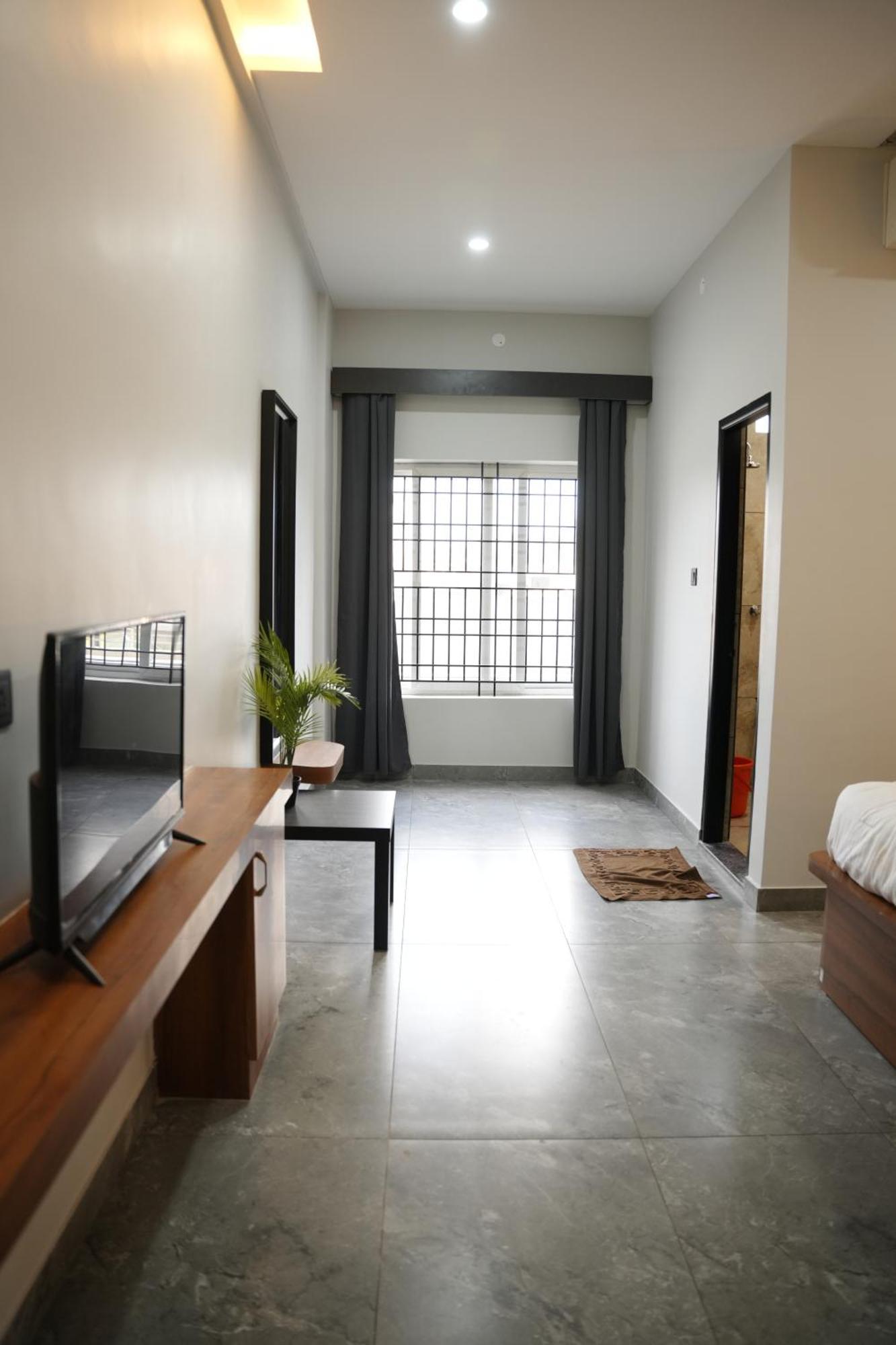 ホテル Sarvam Residency サーガル エクステリア 写真
