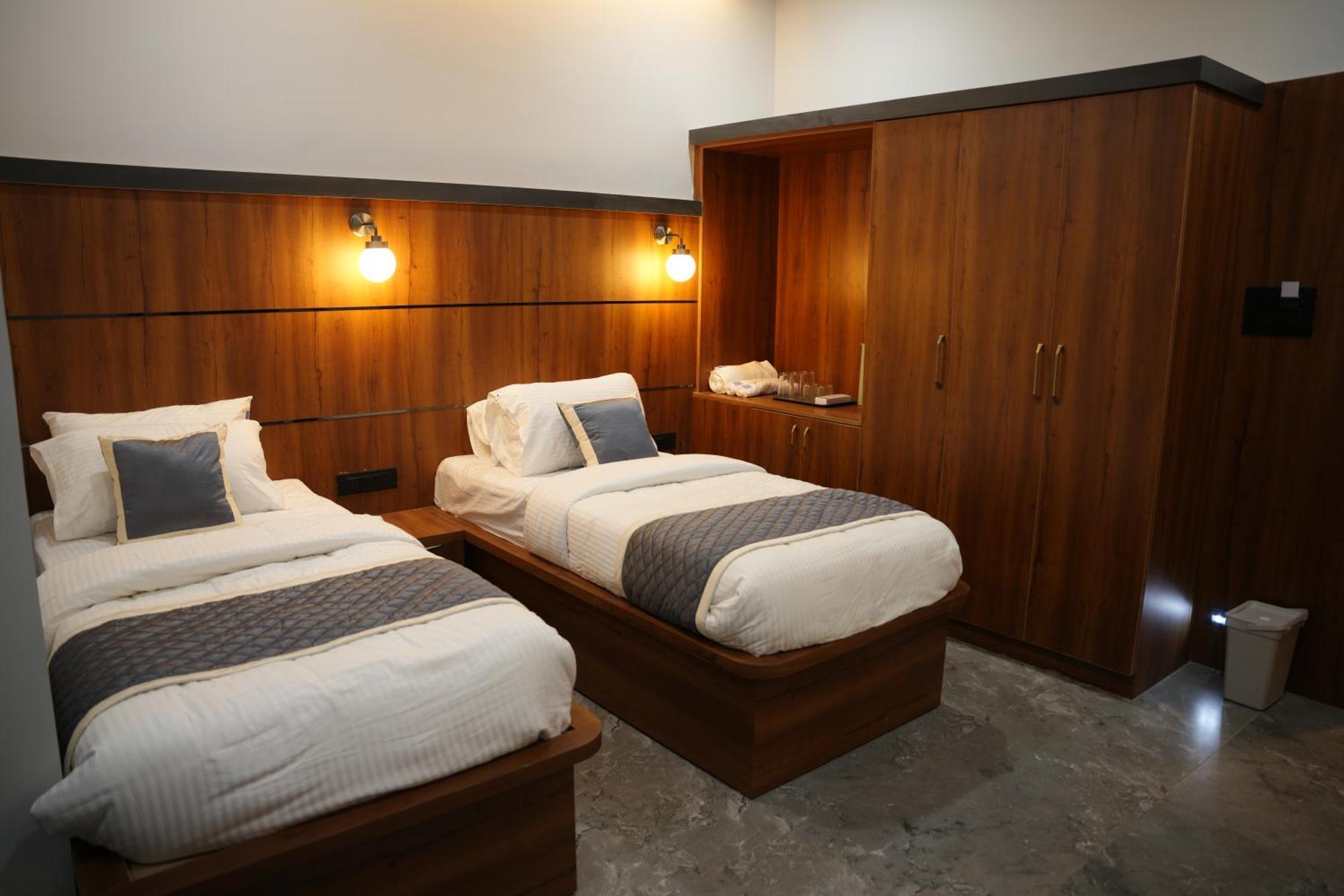 ホテル Sarvam Residency サーガル エクステリア 写真