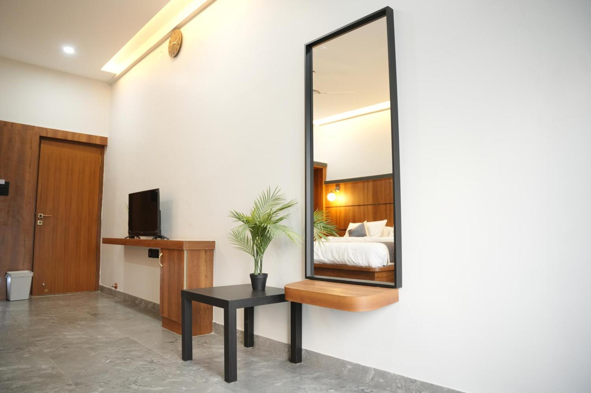 ホテル Sarvam Residency サーガル エクステリア 写真